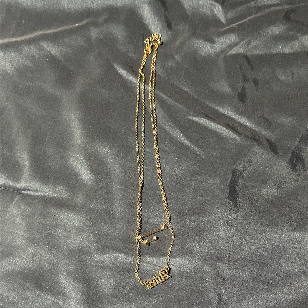Chic Gold Necklace with Aries zodiac sign chain